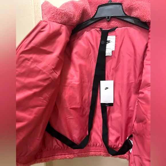 Nike Women’s Therma Fit Sherpa Puffer Loose Fit Jacket - Picture 11 of 16